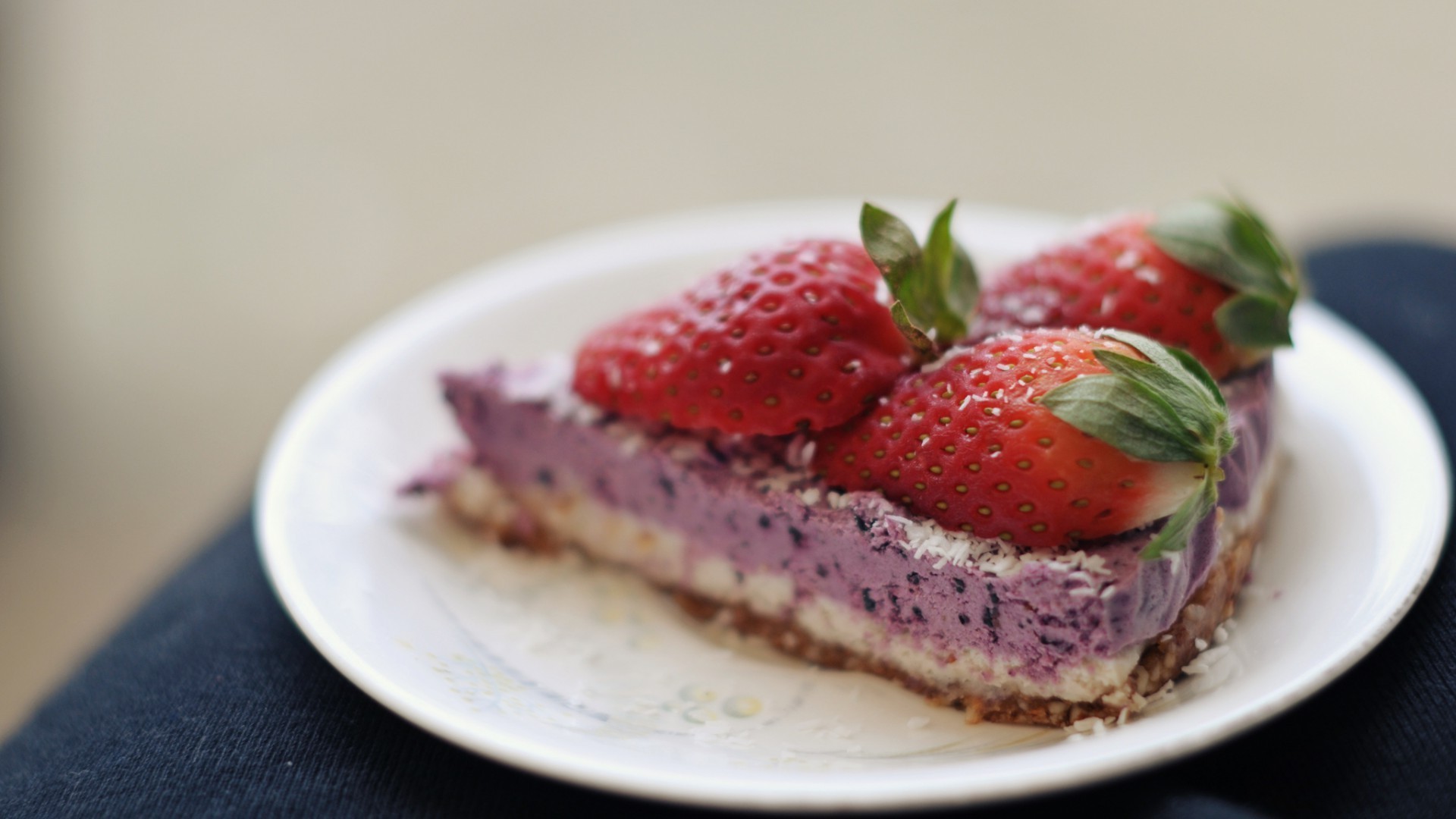 food delicious breakfast strawberry sweet fruit chocolate berry cream plate cake refreshment